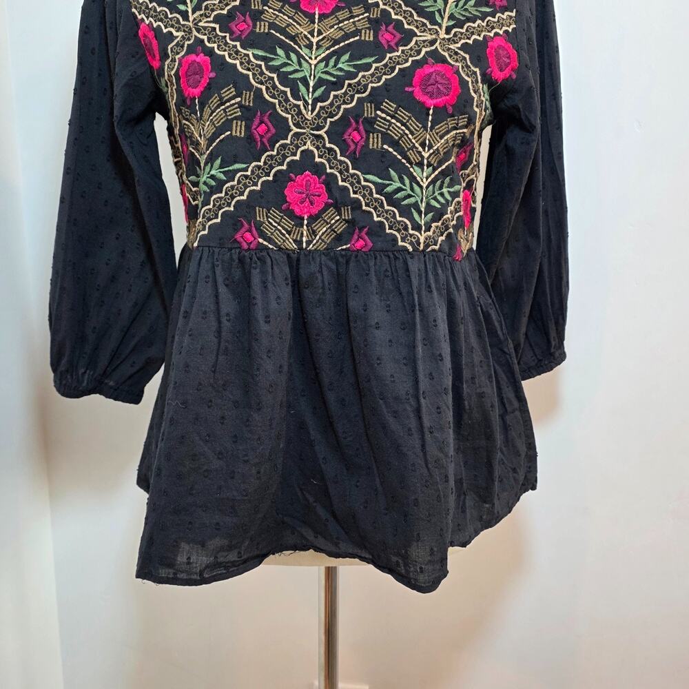 Mi Ami Embroidered Floral Top Size S Black Long Sleeve Whimsical Romantic Boho - Picture 3 of 6